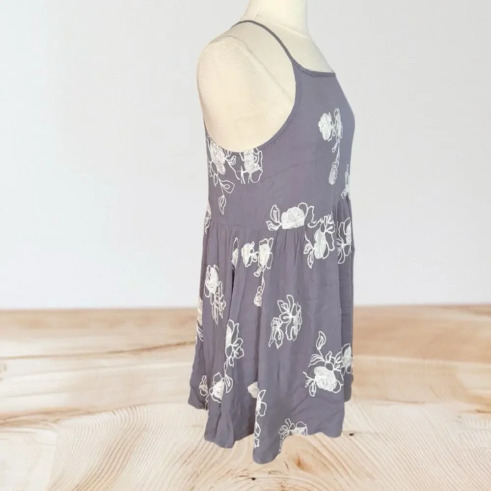 Umgee Mini Tunic Embroidered Dress Sz M Strappy Racerback Sundress Gray &‎ White